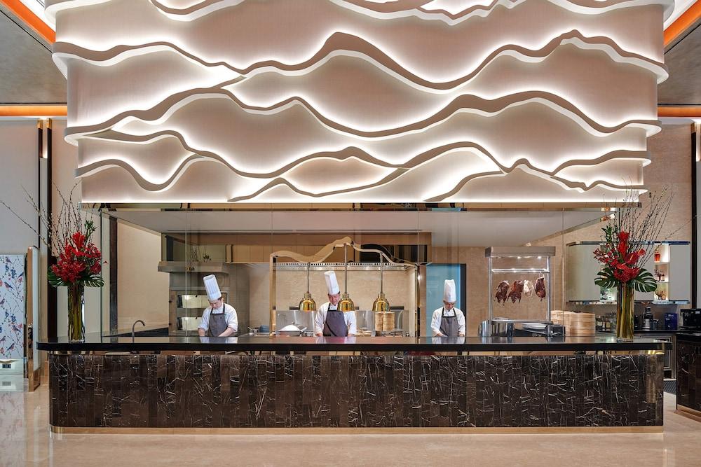 พาวิเลียน โฮเต็ล กัวลาลัมเปอร์ แมเนจ บาย บันยันทรี Hotel ภายนอก รูปภาพ The kitchen at the restaurant